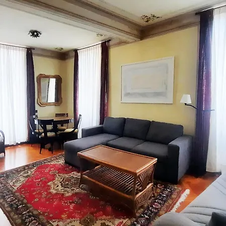 Ecco Apartment *